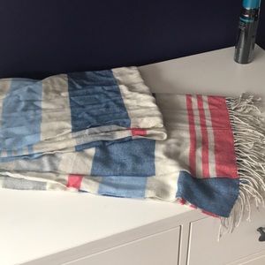Gap scarf/shawl/wrap